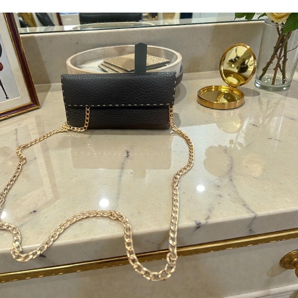 Elegant Authentic Fendi Wallet - Picture 4 of 10